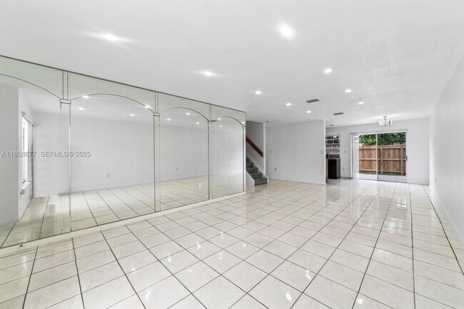 Foto del edificio - 3358 NW 198th Terrace