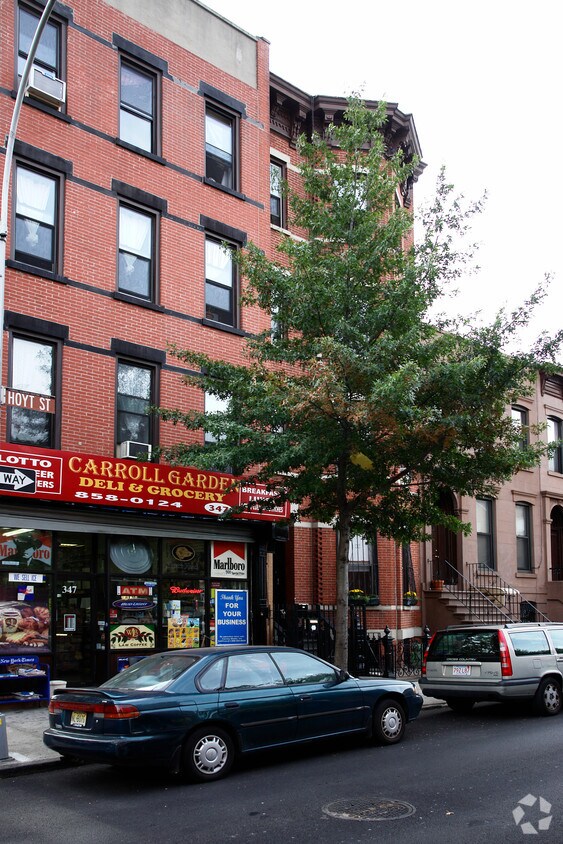 Building Photo - 349 Hoyt St
