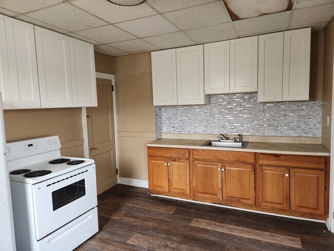 Building Photo - 738 Silver Ln