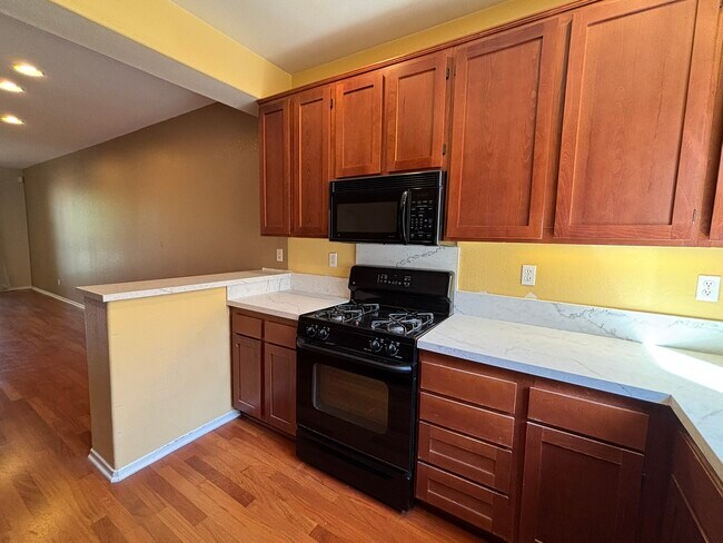 Foto del edificio - 1267 Elfin Forest Rd E