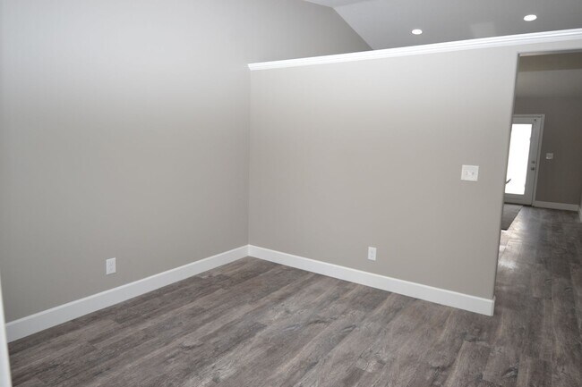 Building Photo - Beautiful 4 Bed 2.5 Bath Townhome in West Jordan!!!