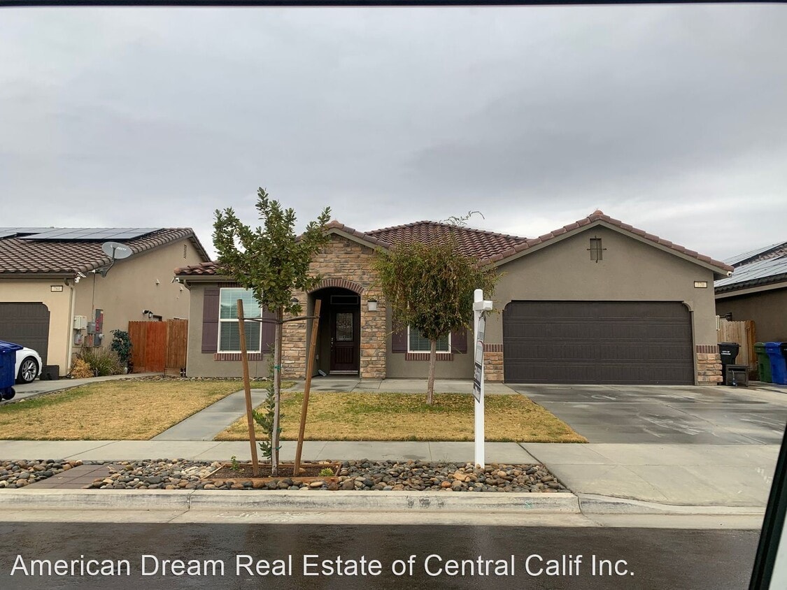 4 br, 2 bath House 770 Strada House Rental in Lemoore, CA