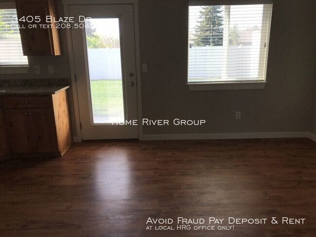 Foto del edificio - 3405 Blaze Dr