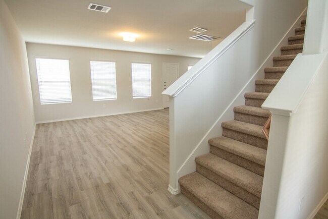 Foto del edificio - 18519 Parma Creek Trail