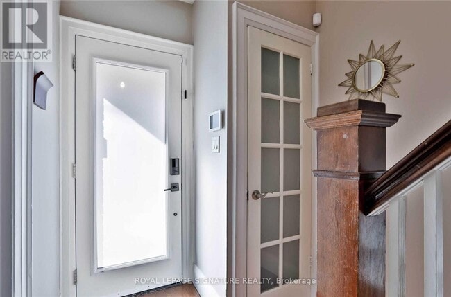 Photo du bâtiment - 372 Roehampton Ave