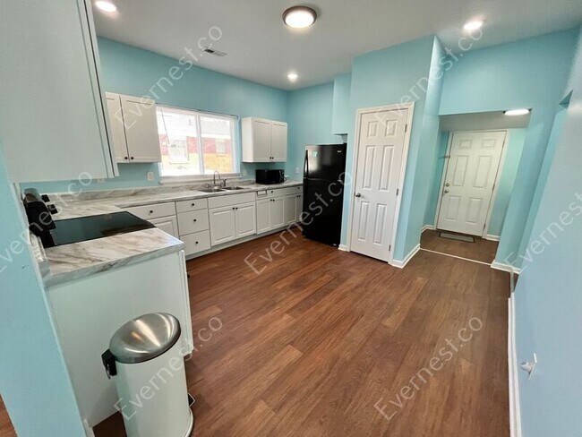 Foto del edificio - 3702 4th Ave