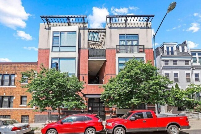 Building Photo - 2426 Ontario Rd NW