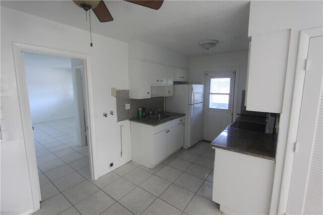 Foto del edificio - 7441 Kimberly Blvd