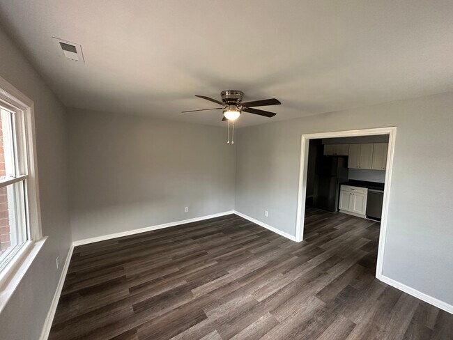 Den/Family Room - 203 Ethel Ave