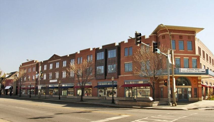 Primary Photo - 51 E Cossitt Ave