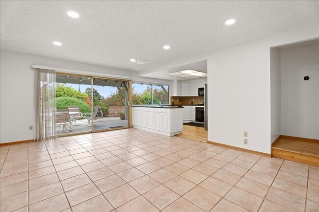 Building Photo - Updated 4-Bedroom with Pool and Bonus Loft...