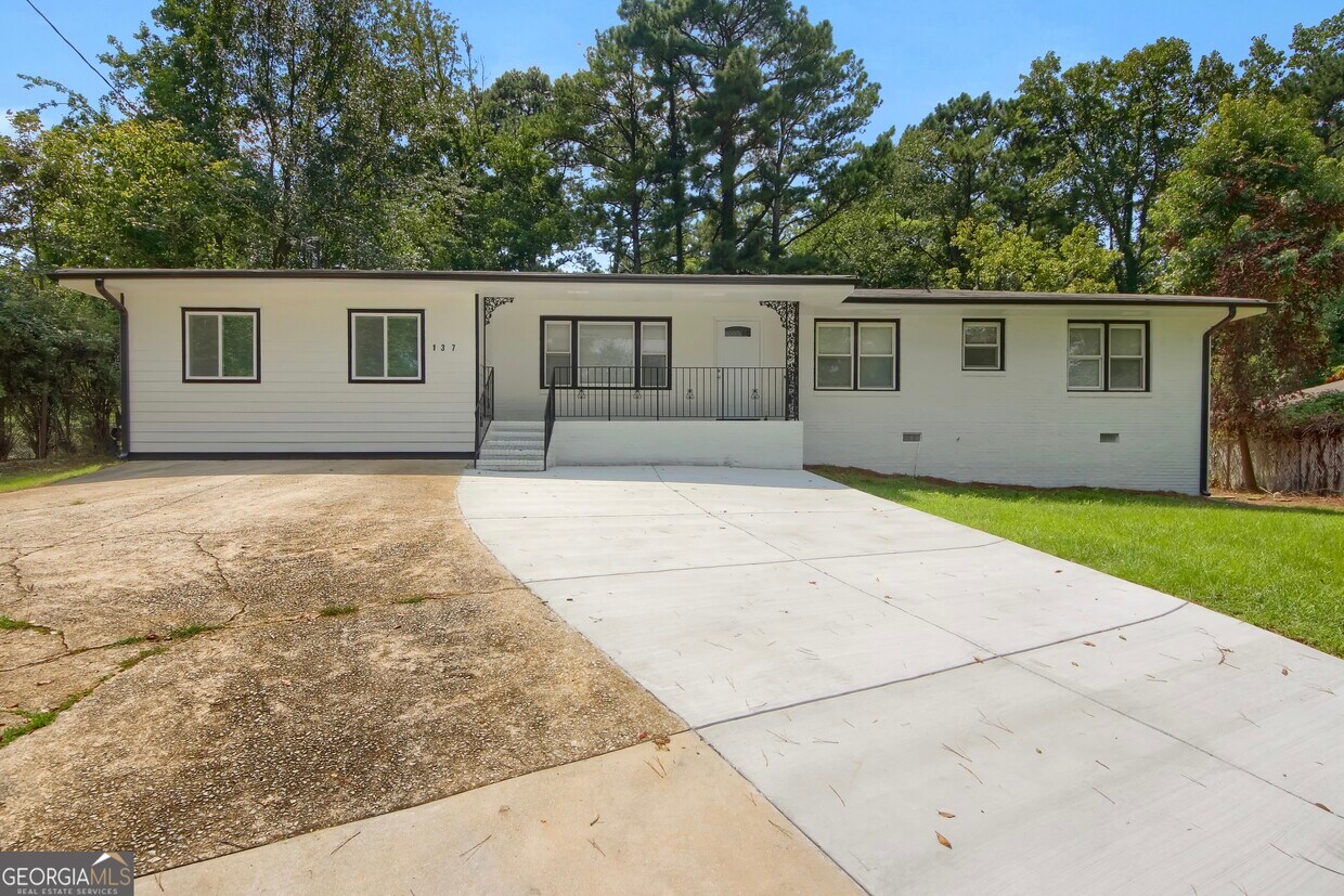 Primary Photo - 137 Hillcrest Dr SE