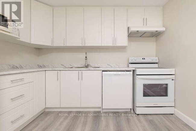 Building Photo - 84 Mill St