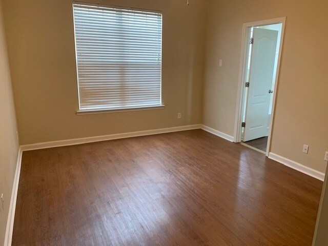 Building Photo - 105 Carnegie Way