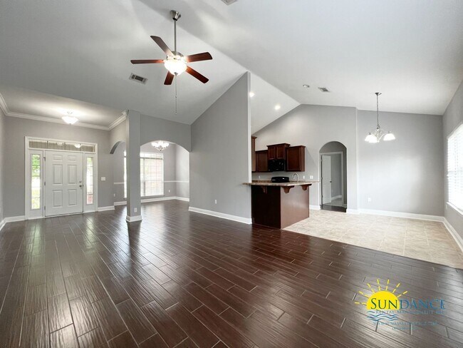 Building Photo - Charming 3-Bedroom Home  in South Crestview!