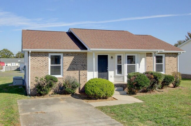 Building Photo - 1065 Bobcat Dr