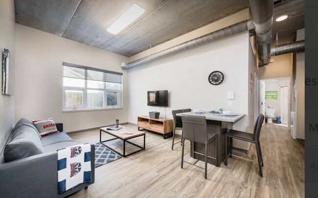 Building Photo - Regent Student Living