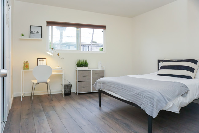 Bedroom 1 - Santa Monica Beach CoLiving