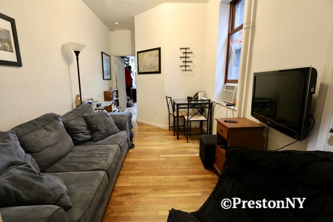 Foto del edificio - 31 Bank St