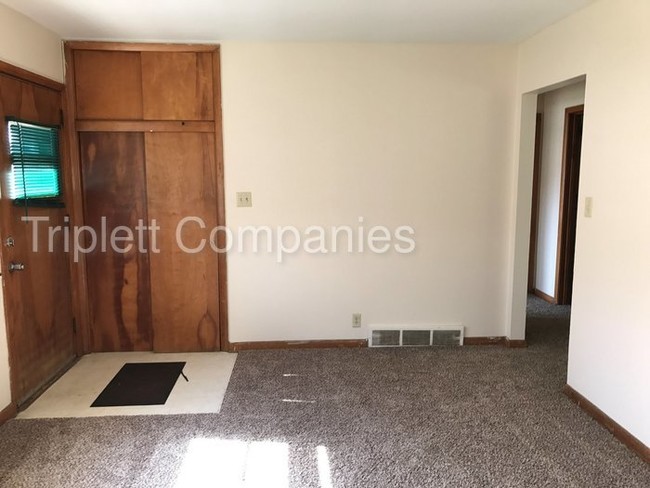 Building Photo - 3411 Tripp St