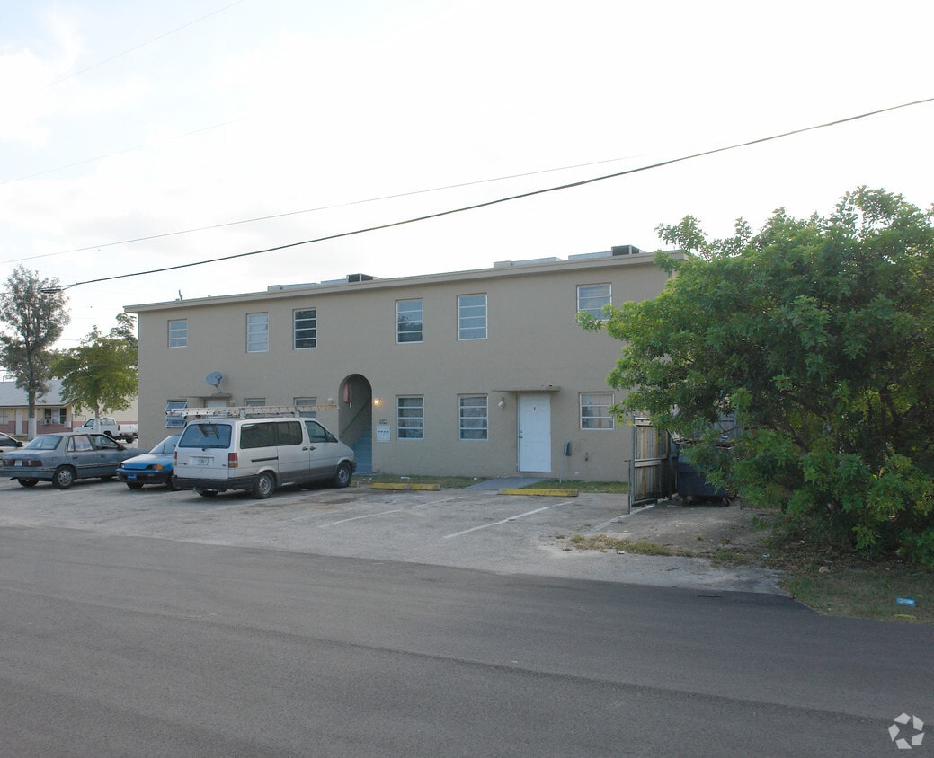 Building Photo - 1216 SW 39th Ave