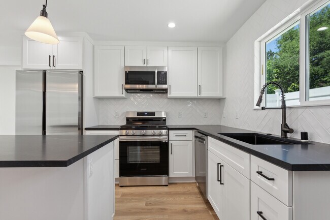 Foto del edificio - 829 E Mountain St