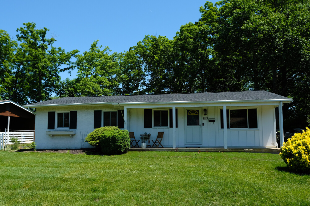 Primary Photo - 6027 Frontier Dr