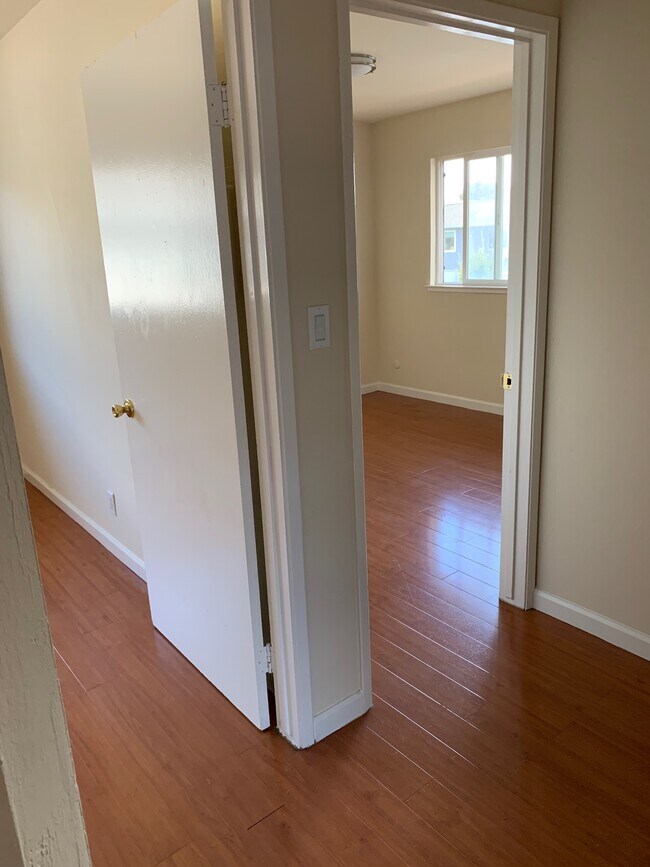 Building Photo - 1117 Oakmont Dr