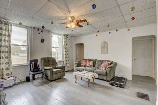 Foto del edificio - 2954 Central Pkwy