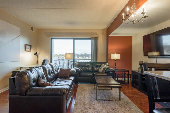 Building Photo - 6420 Double Eagle Dr