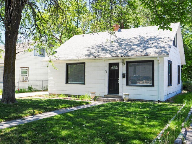 Foto del edificio - 3 Bed Bungalow Near BYU & UVU – Large Private Yard