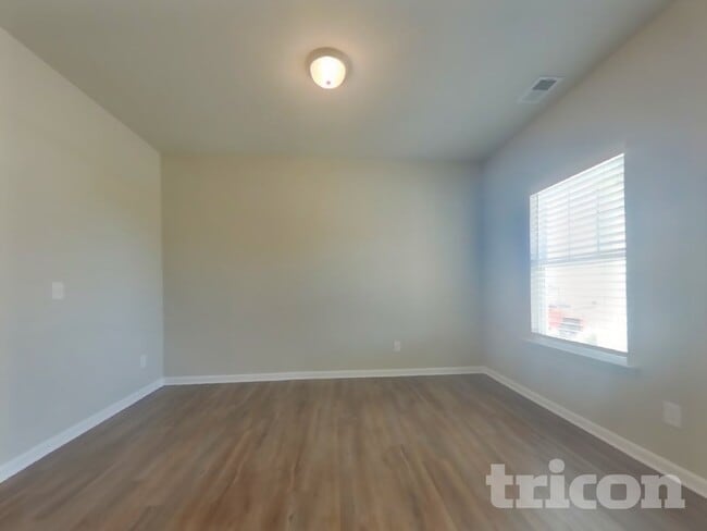 Building Photo - 212 Malbone St SW