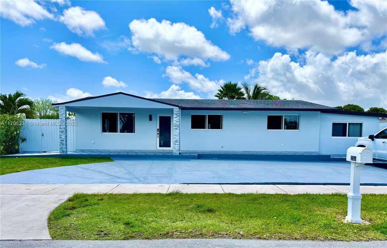 Foto principal - 11984 SW 195th St