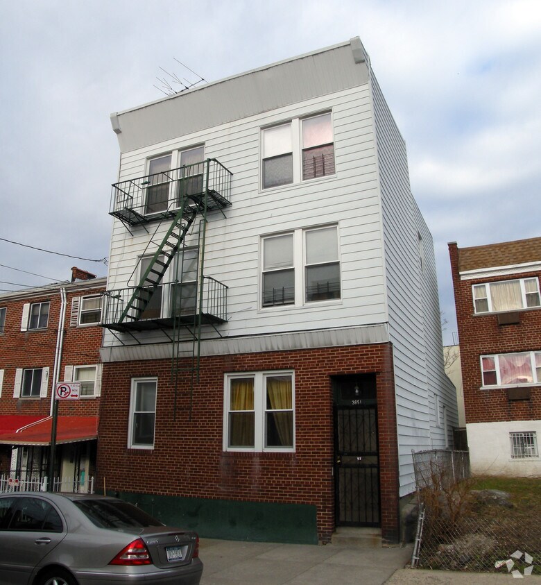 Primary Photo - 3651 Holland Ave