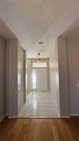 Foto del edificio - 7833 Lancelot Rd