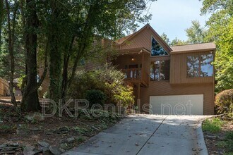 Building Photo - 3761 Northpoint Dr
