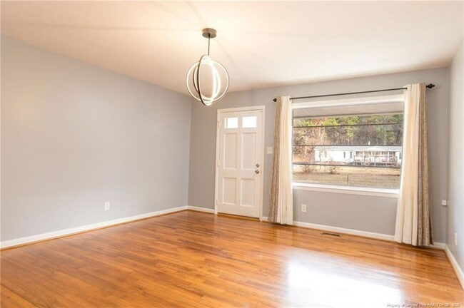 Building Photo - 3858 Red Oak Dr