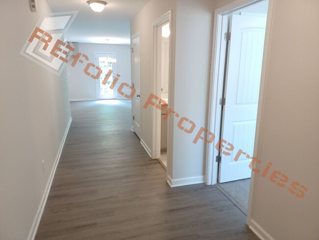 Foto del edificio - Beautiful 4 Bedroom, 3 Bath, 1-Car Garage ...
