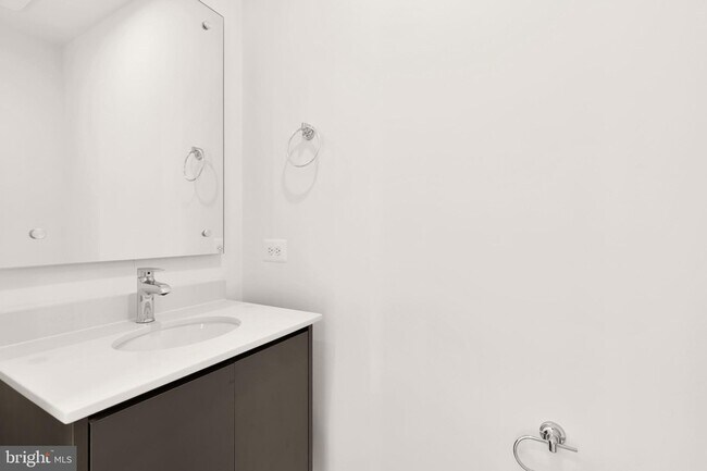 Foto del edificio - 39 Lower Service Ct NW