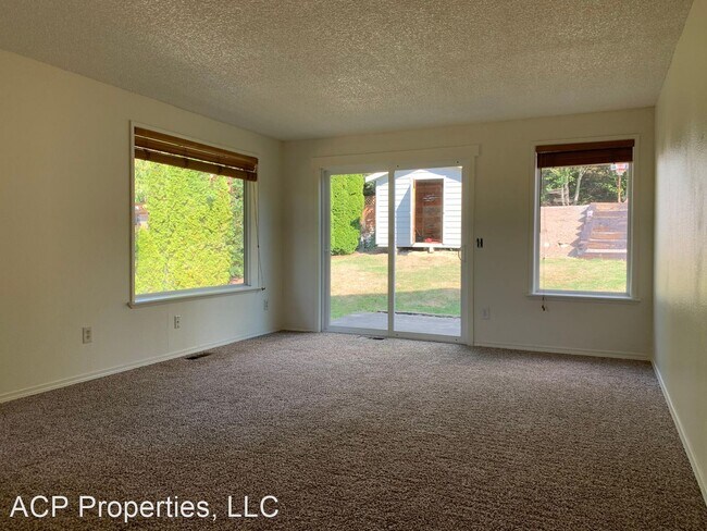 Building Photo - 5 br, 2 bath House - 1611 32nd St
