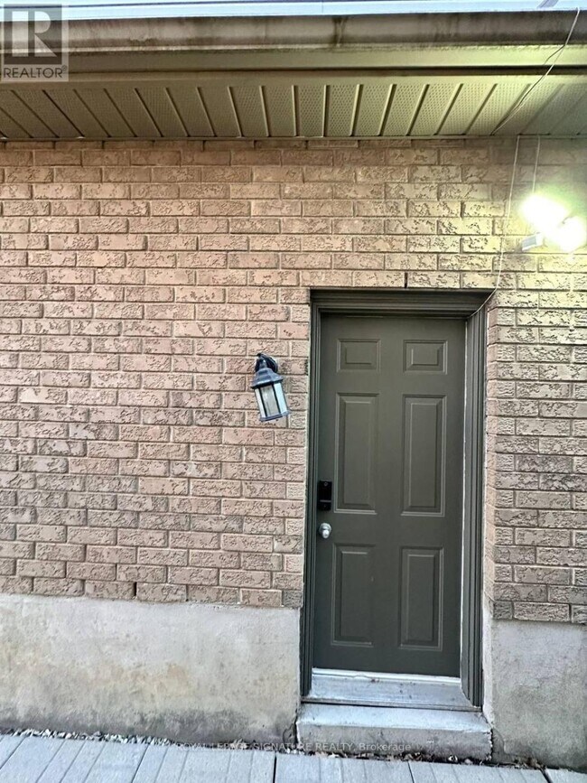 Photo du bâtiment - 843 Brandenburg Blvd