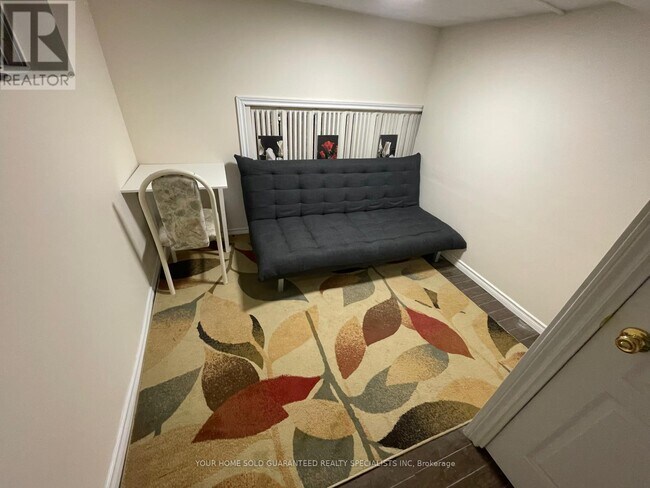 Building Photo - 2518 Lake Shore Blvd W