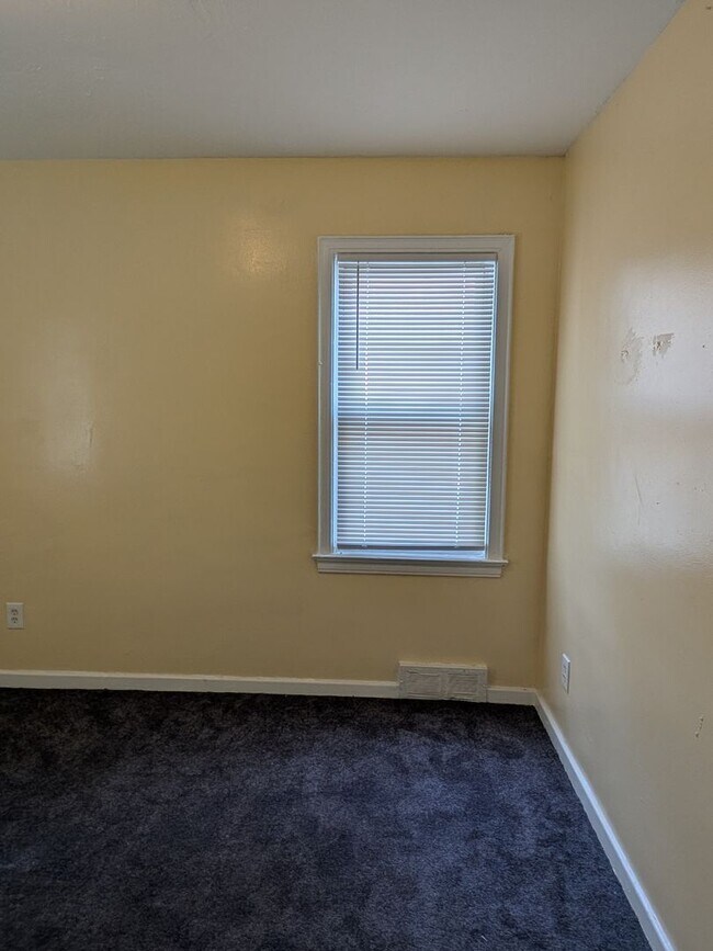 Building Photo - 3 bedroom 1 bath Detroit westside near 8 m...