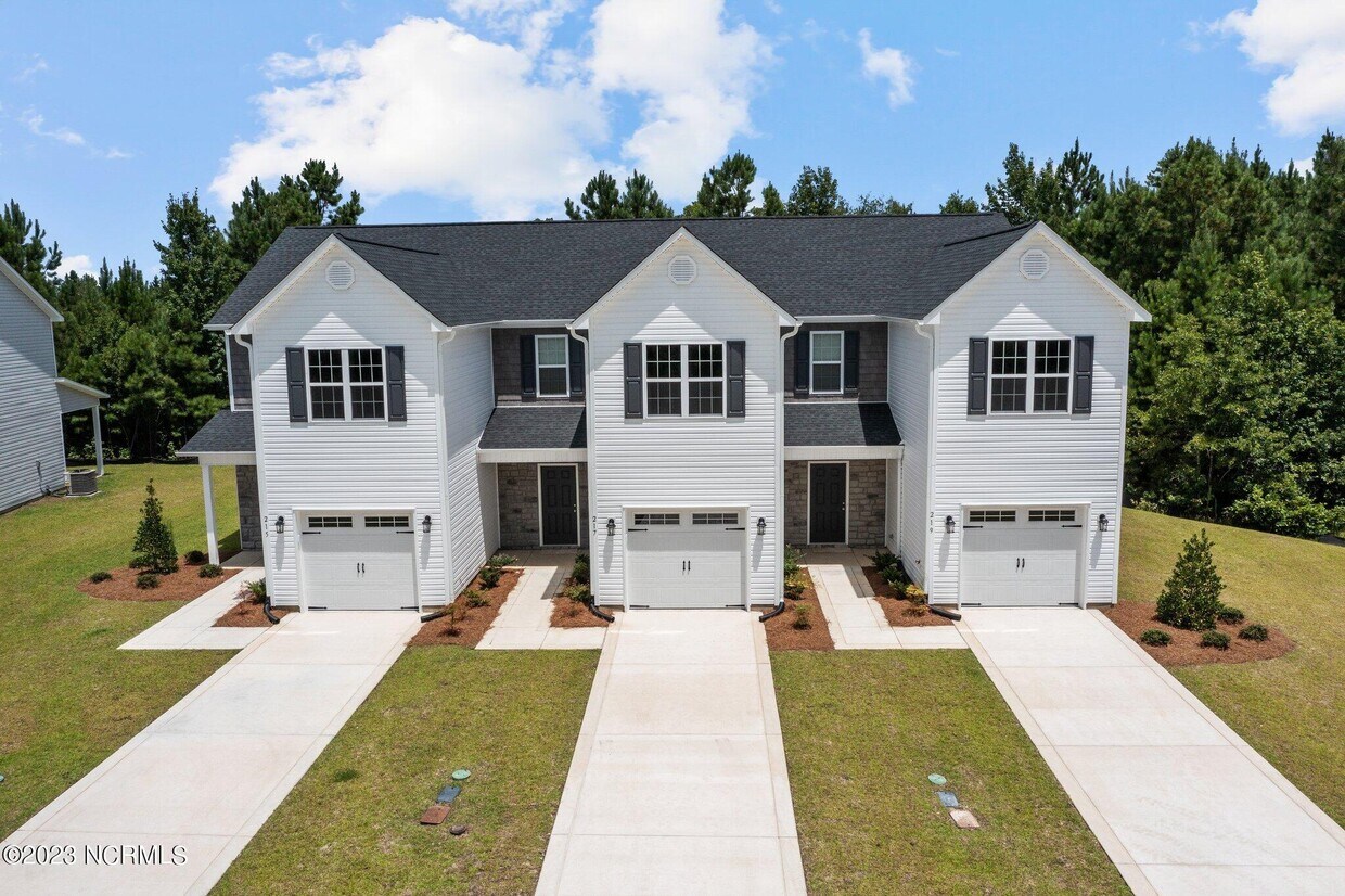 217 Verrazzano Ln, Jacksonville, NC 28546 Townhome Rentals in Jacksonville NC