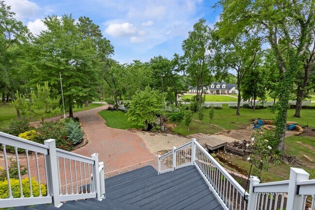 Building Photo - 14335 Hillshire Dr