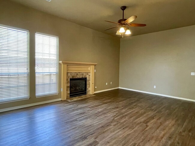 Foto del edificio - Beautiful 3 bed 2 bath home in a great loc...