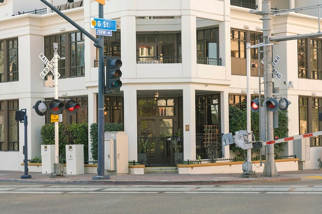 Building Photo - 686 Kettner Blvd