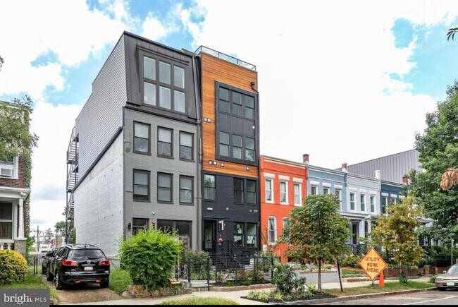 Foto del edificio - 254 15th St SE