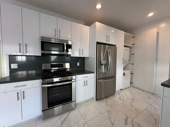 Foto del edificio - 1407 Laurel Ave