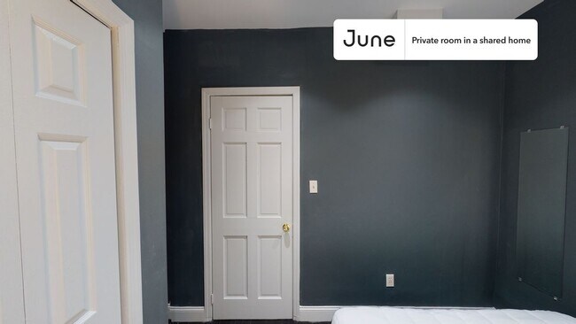 Foto del edificio - Room in Shared 2 bed/1 bath home